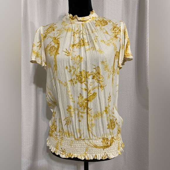 Rose & Olive beige with soft yellow print roses short sleeve blouse size large - Picture 1 of 7
